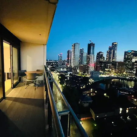 Canary Wharf Apartment - Skyline Views- Central Location